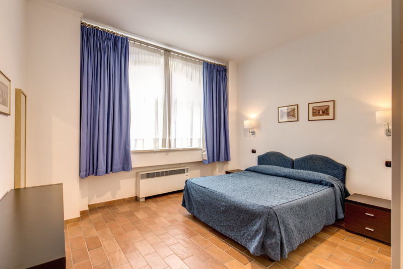 Apollo Apartments Colosseo Roma Exterior foto