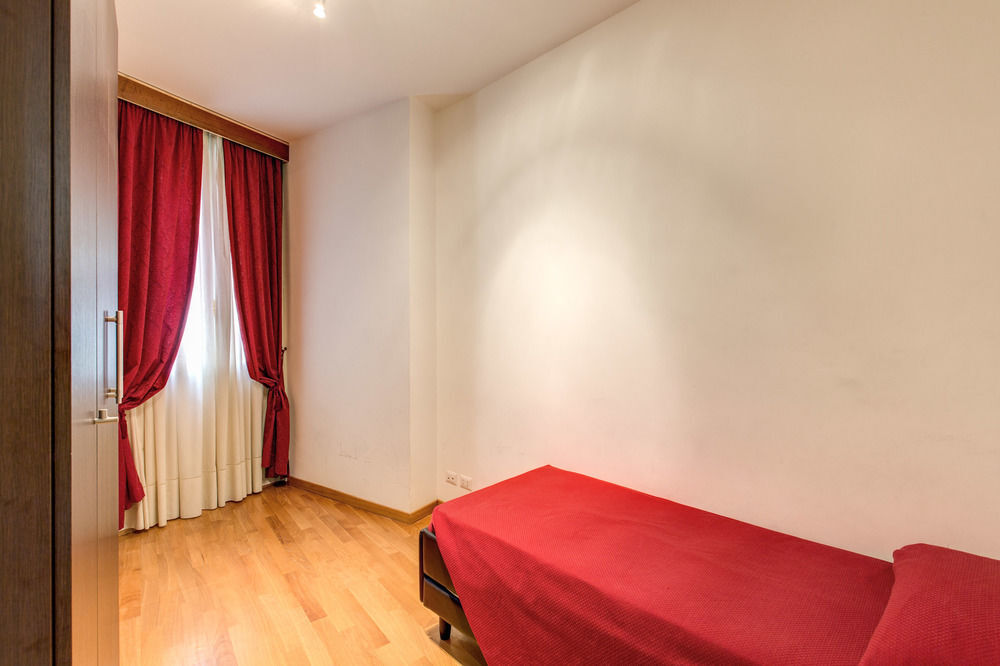 Apollo Apartments Colosseo Roma Exterior foto